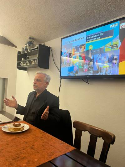 Klaus bei seinem Bericht